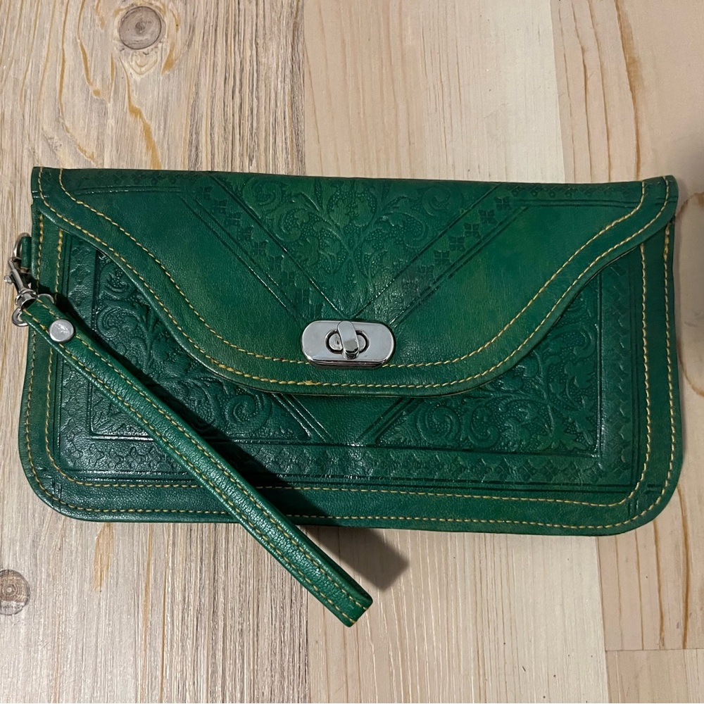 Elegant Green Leather Clutch